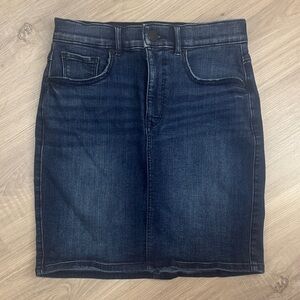 Express Stretch High Rise Pencil Midi Denim
Skirt.  Sz 2